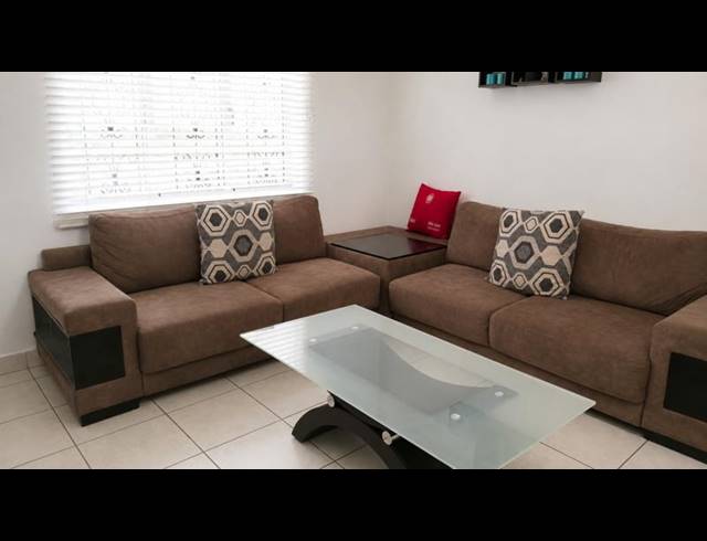 5 BEDROOM HOUSE FOR SALE IN CLARE HILLS